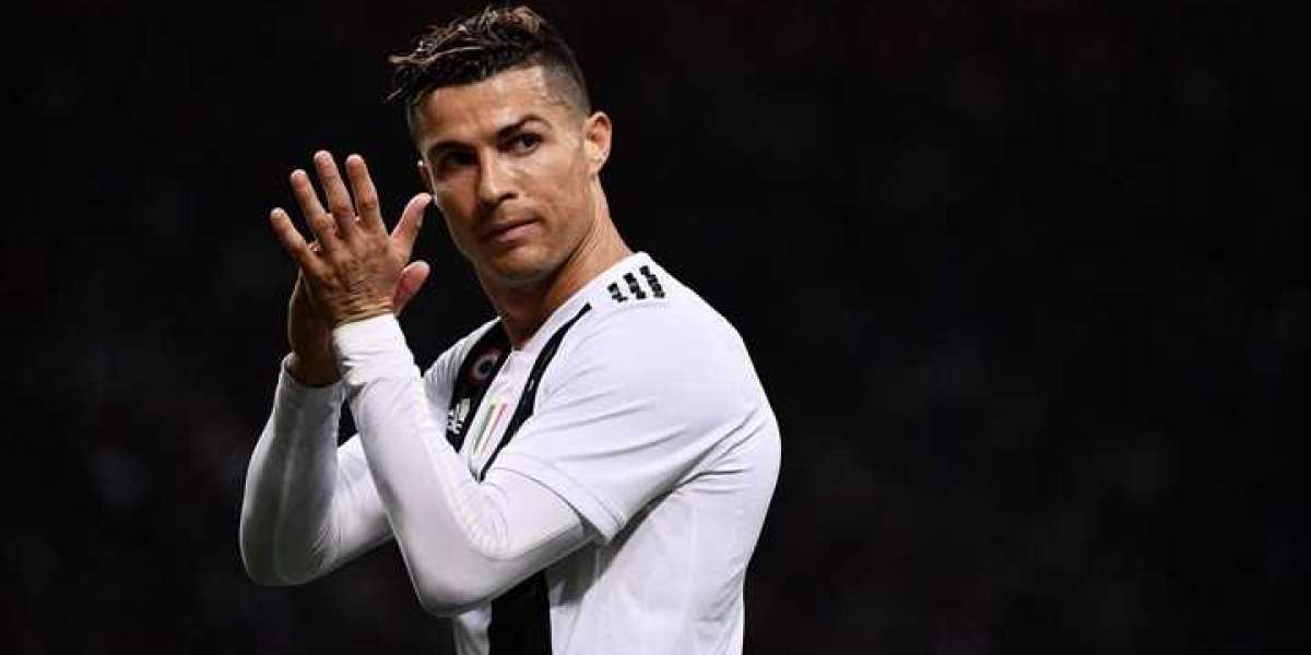 Cristiano Ronaldo becomes first person in the world to reach 250 million followers on Instagram